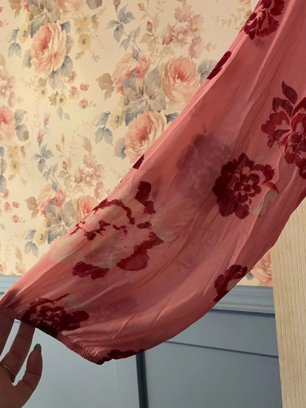 torrid Pink V-Neck Floral Lace Trim Blouse - Picture 2 of 3